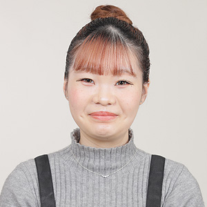 岸田 梨羅 さん